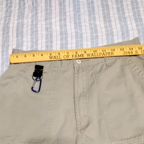 CS Sport Classic American Styles Khaki Cargo Shorts Size 32 - Picture 7 of 7